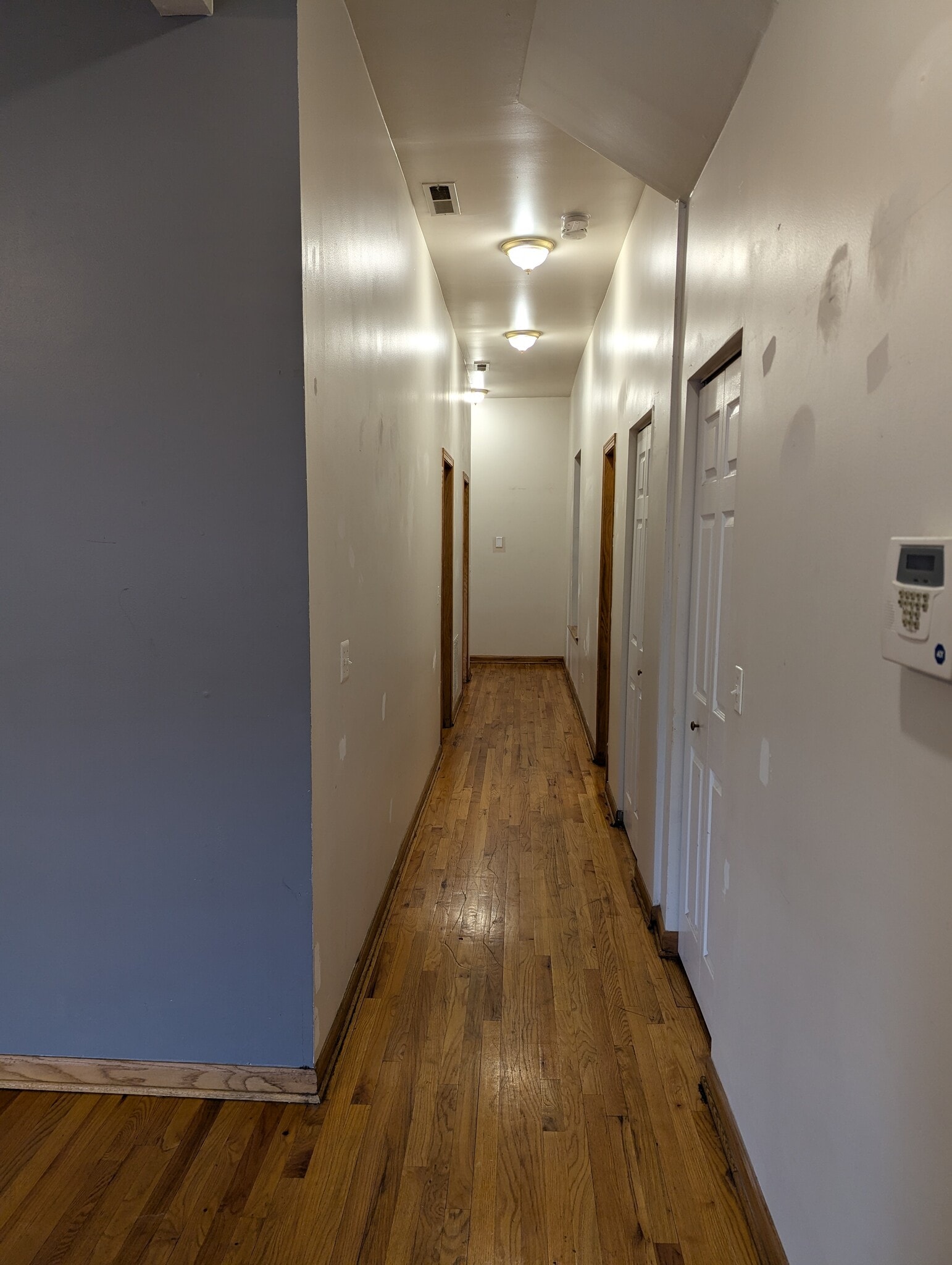 Front Hall - 3212 W Warren Blvd