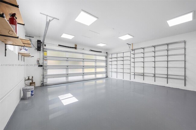 Building Photo - 6231 SW 58th St