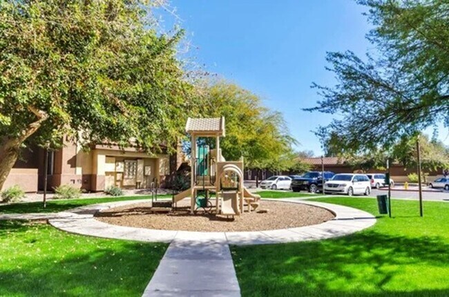 Building Photo - Great 2 bedroom 2 bathroom Mesa Condo