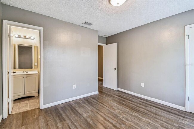 Building Photo - 103 Brigadoon Dr