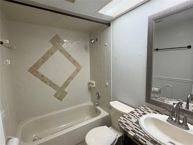 Building Photo - 3724 River Oaks Ct