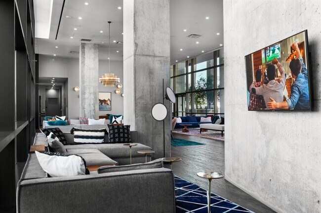 Building Photo - 70 Rainey St