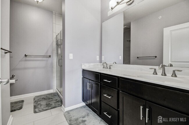 Building Photo - 643 Strassle Wy