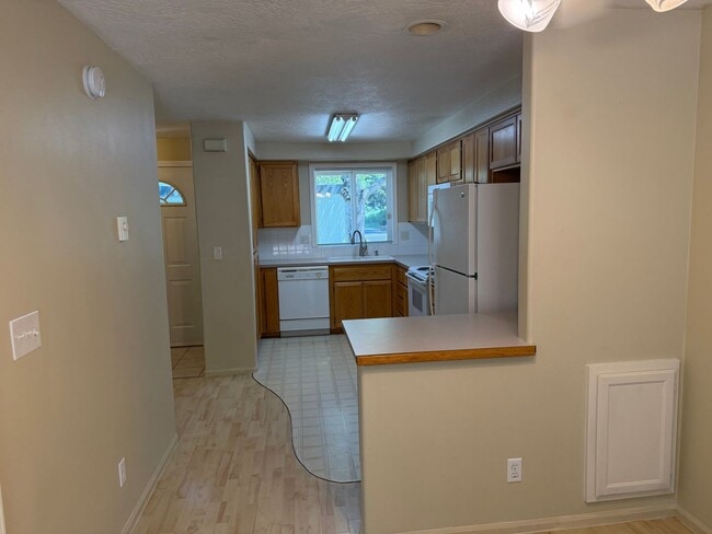 Building Photo - 1638 Fetters Loop
