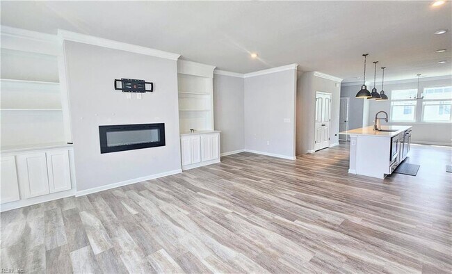 Building Photo - 407 Asuza St