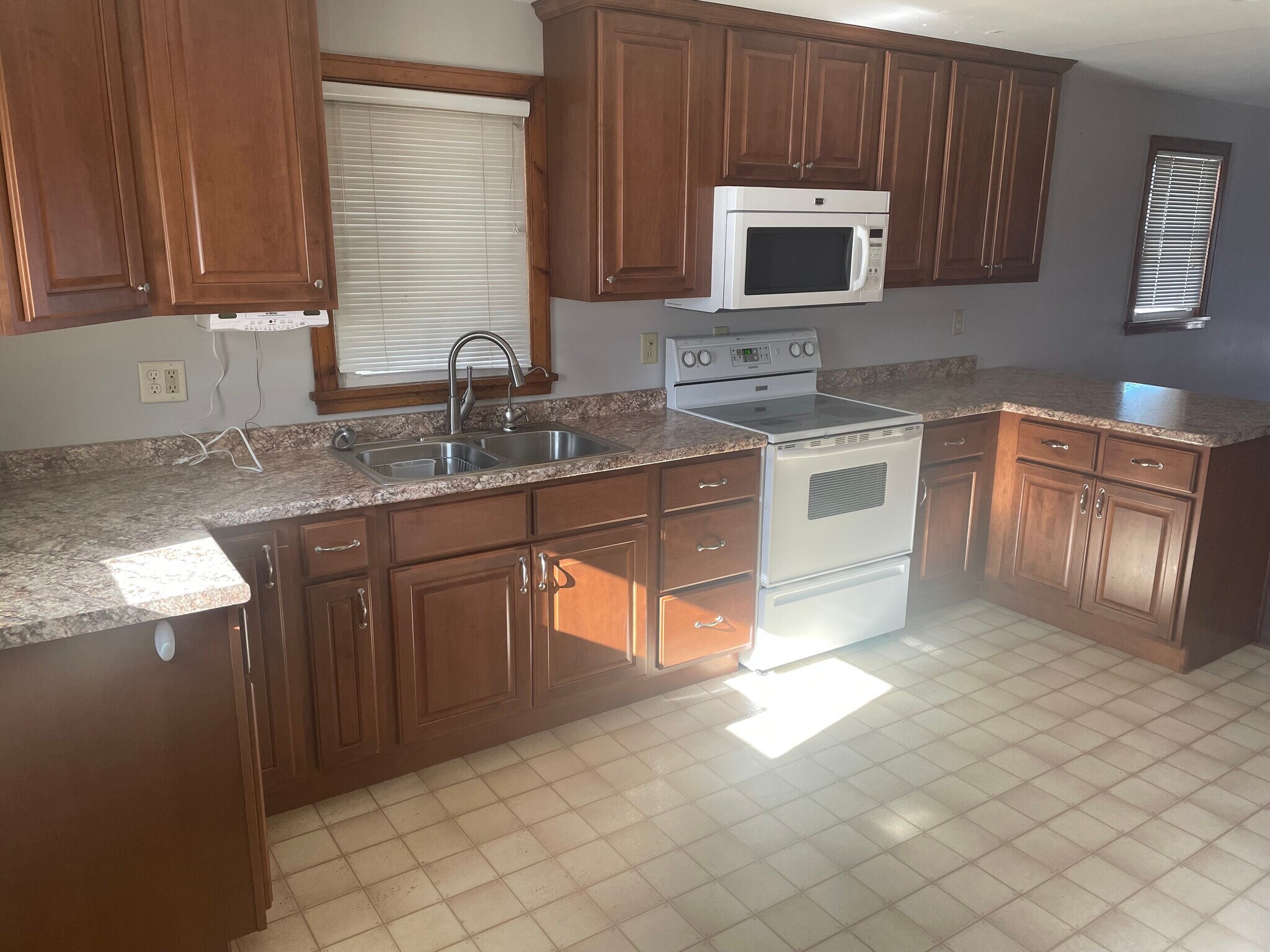 Building Photo - 207 Frank Ave NW