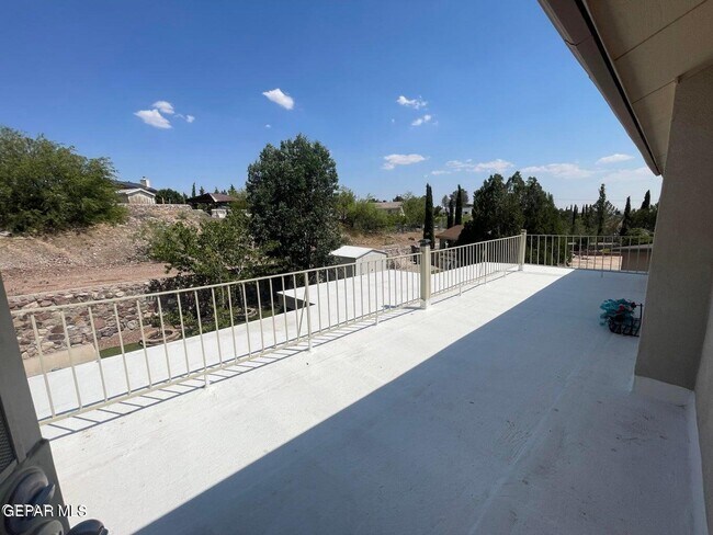 Building Photo - 808 Merriman Dr