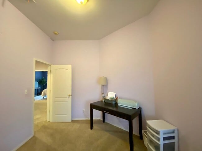 Building Photo - $2,450 Shaw & McCall, 3 Bedrooms - N. Cres...