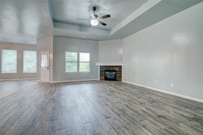 Building Photo - 2023 Westbury Dr