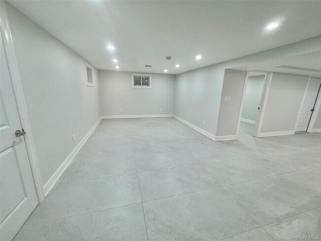 Building Photo - 32 Berkshire Rd