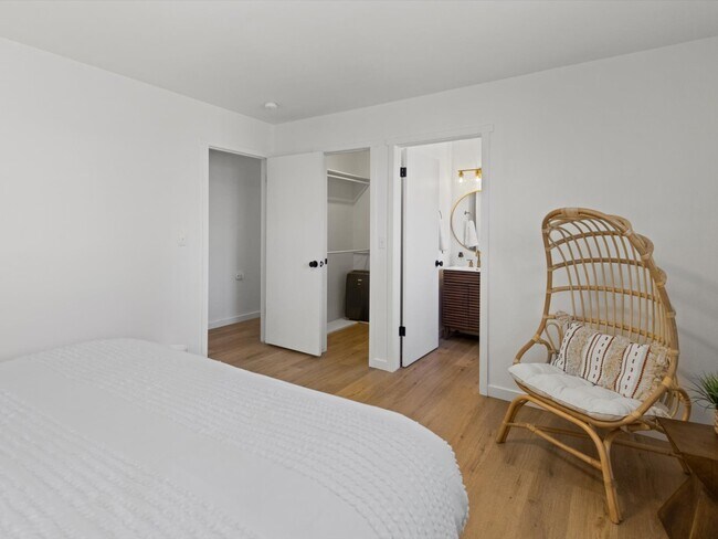 Building Photo - 4899 Sonata Dr