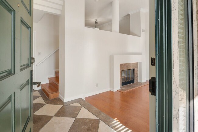 Building Photo - 4339 Nobel Dr