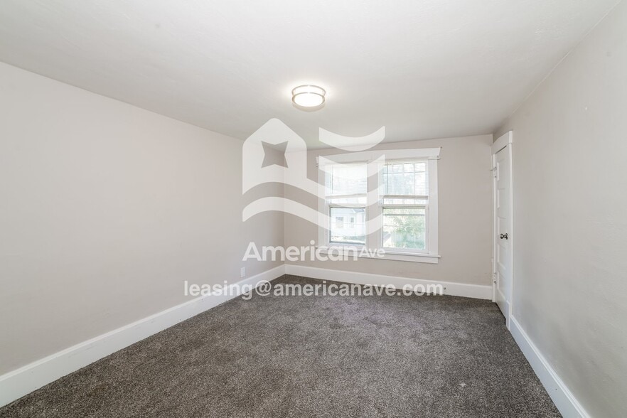 Building Photo - 712 Summer St