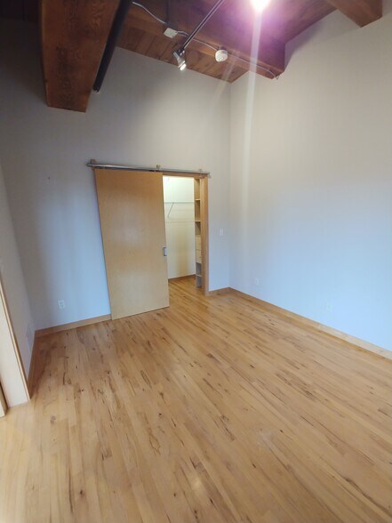 Bedroom - 607 Washington Ave S