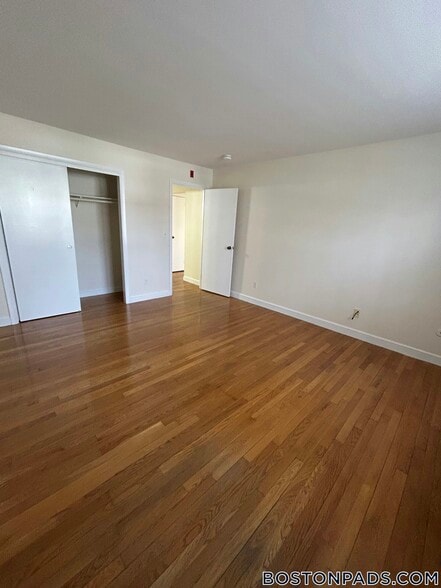 Building Photo - 7 Captain Parker Arms