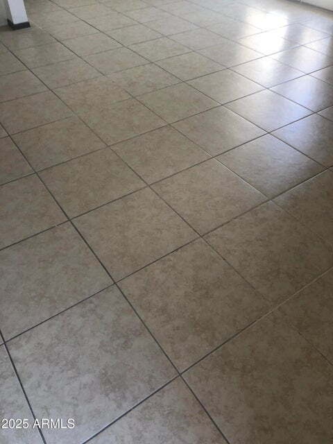 Building Photo - 2 Story Townhouse,  3 Bedroom, 1 Bathroom,...