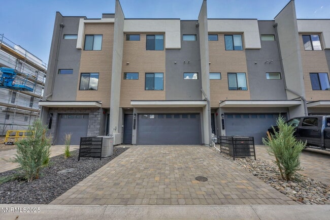 Building Photo - 150 Rissone Ln