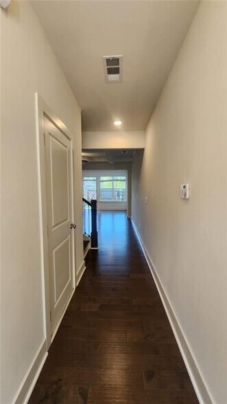 Building Photo - 300 Auburn Valley Wy