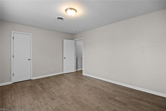 Building Photo - 3324 Kansas Ave