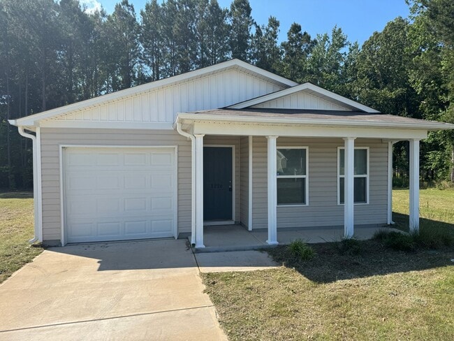 Primary Photo - 4 Bedroom House in Hope Farm