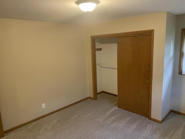 Building Photo - 18105 Milwaukee Ave