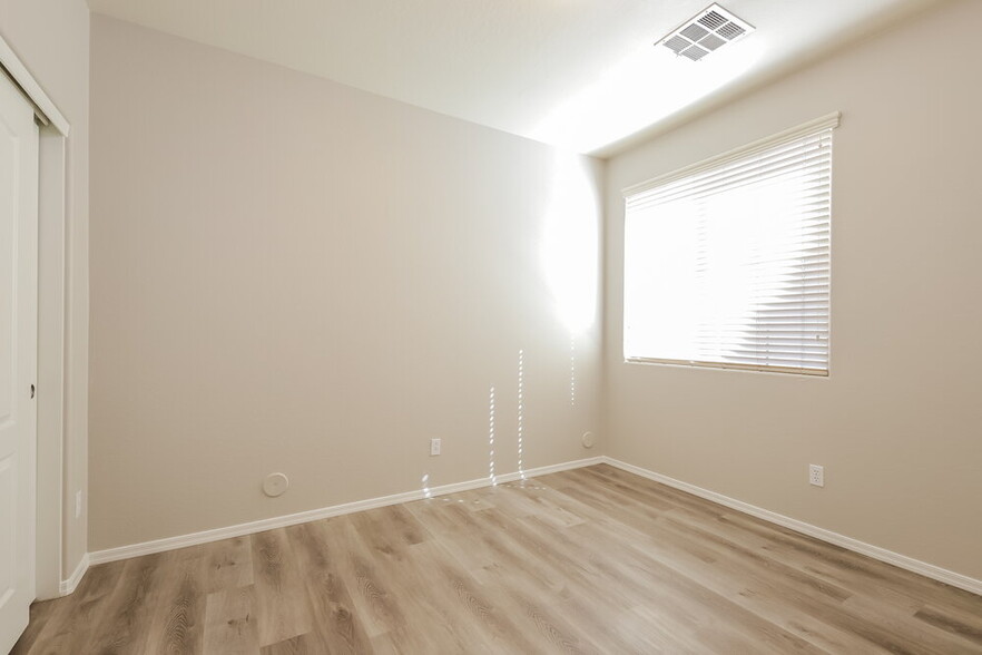 Building Photo - 21038 E Tierra Grande