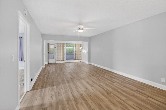 Building Photo - 2401 Del-Aire Blvd