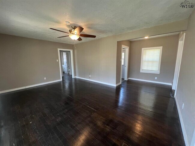 Building Photo - 3110 Barrett Pl