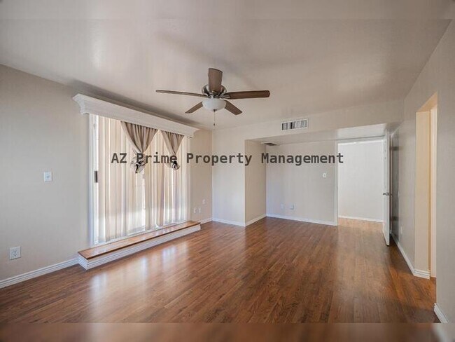 Building Photo - 2127 E Minton Dr