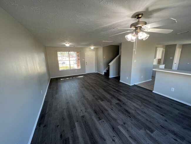 Building Photo - 19451 Nasworthy Dr