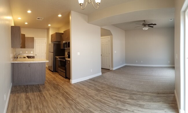 Building Photo - 3 bedroom 2.5 bath -Townhome in the heart ...