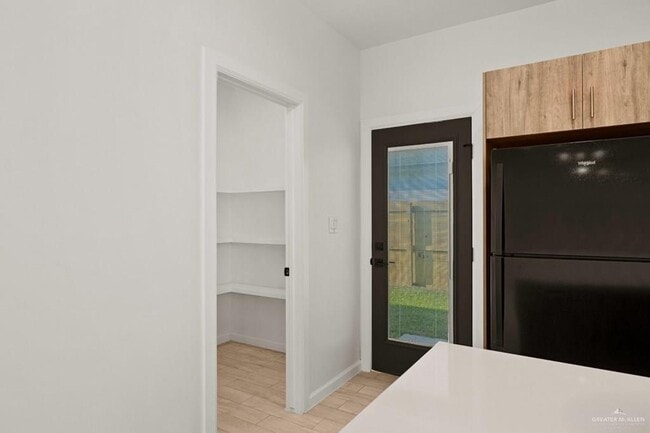 Building Photo - 14 Hidalgo Cir