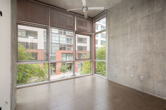 Building Photo - 2 bedroom 2 story East Village loft at Fah...