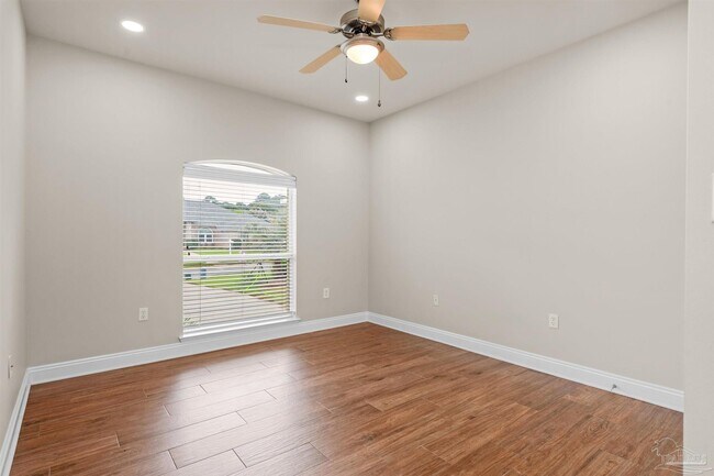 Building Photo - 2523 Pine Forest Rd