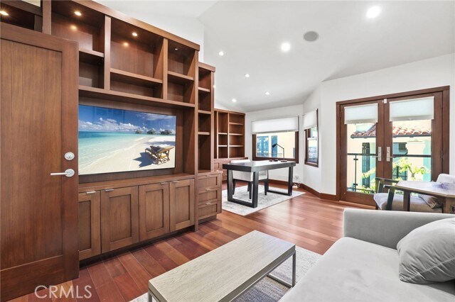 Building Photo - 2907 Cliff Dr