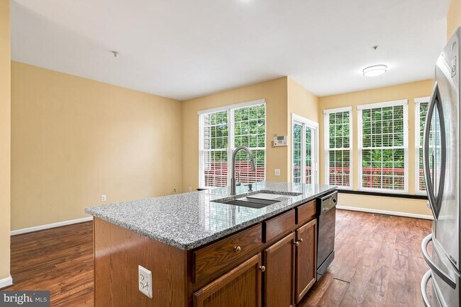 Building Photo - 13711 Dunbar Terrace