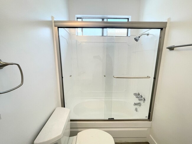 Building Photo - 1bd/1ba, Gorgeous, private unit with balcony, with parking in Sherman Oaks!