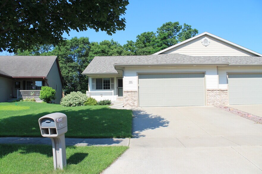 Primary Photo - 1025 Kristy Ln