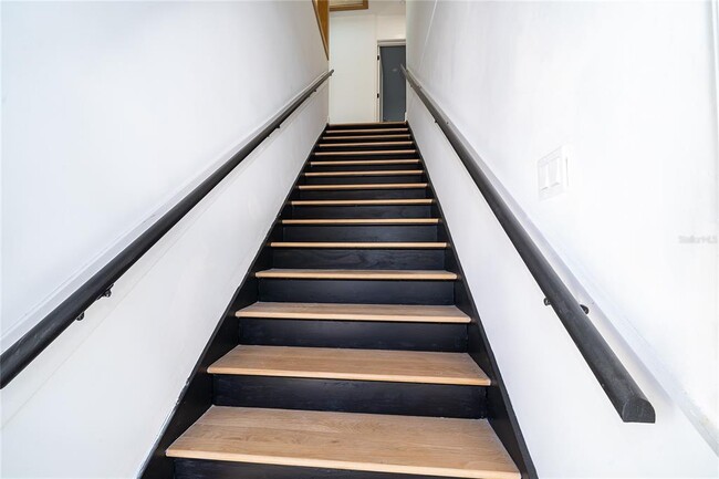 Building Photo - 421 W Fairbanks Ave