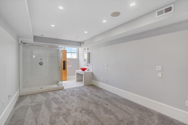 Building Photo - 505 S Milton Ave