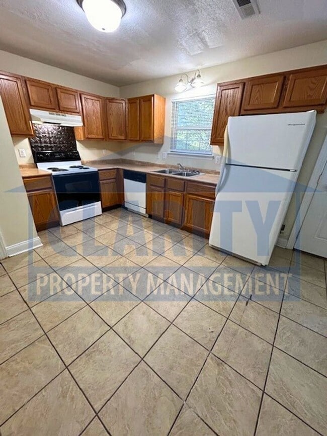 Building Photo - 2209 Old Harrison Pike NW