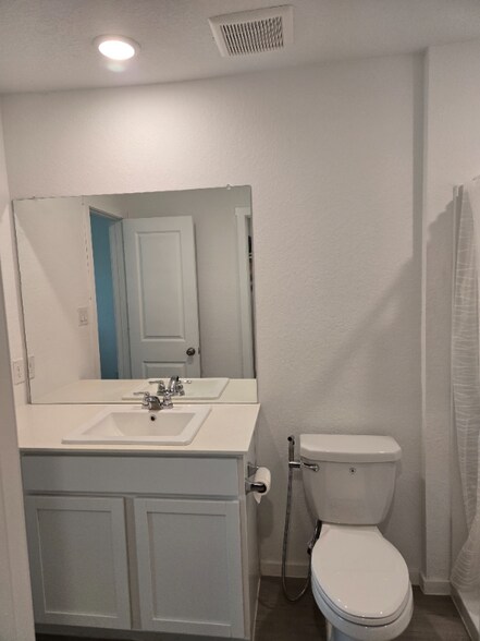 Building Photo - 7118 Shamrock Dome