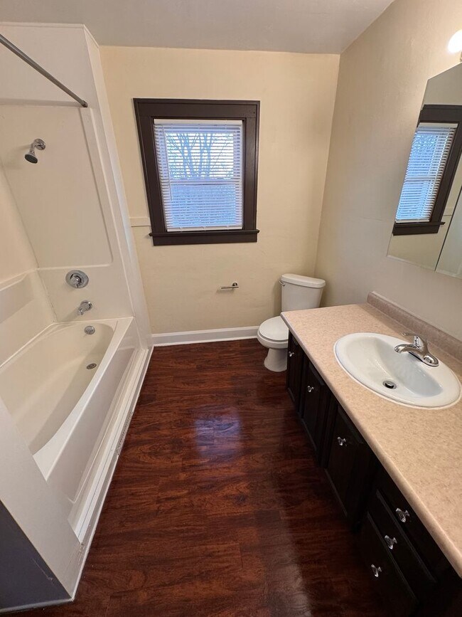 Building Photo - 1324 Salt Springs Rd