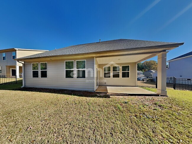 Building Photo - 245 Lake Vista Dr