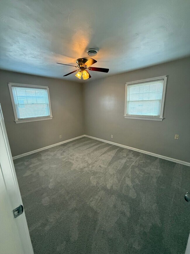 Building Photo - 5111-5113 Allen Drive