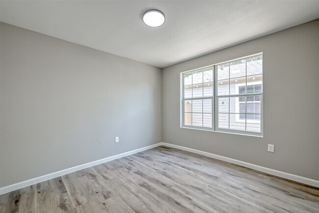 Building Photo - 3274 Reeves St