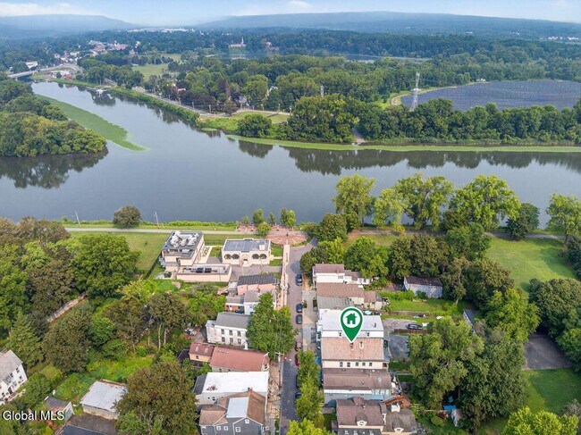 Building Photo - 122 N Ferry St