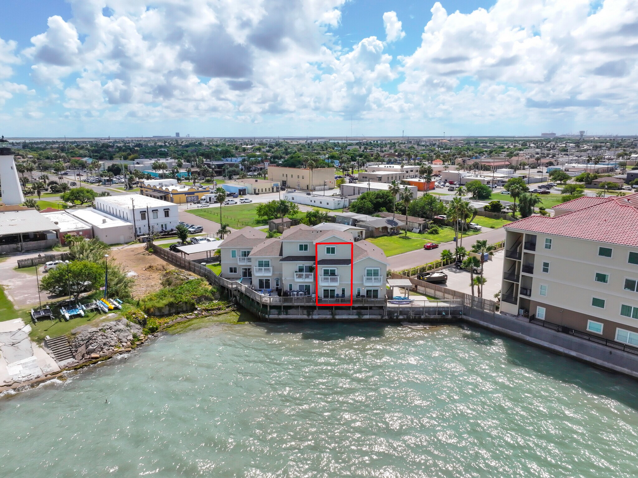 Building Photo - 404 N Tarnava St