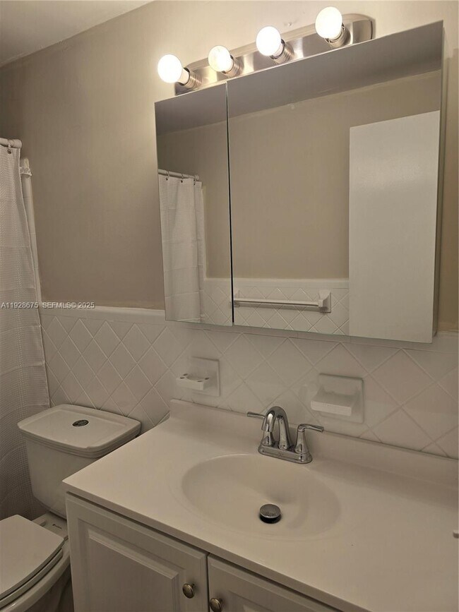 Building Photo - 835 Lenox Ave.