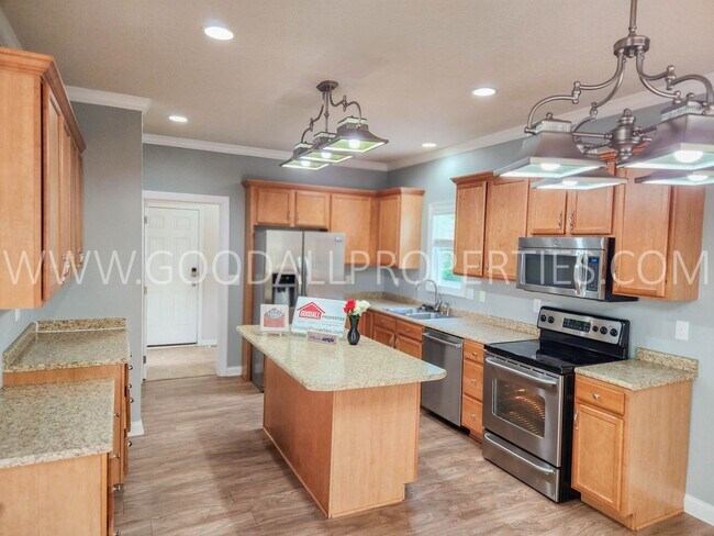 Building Photo - 4 Bedroom 3 Bath in Glynn Village! $2,895 for 1 year lease or $2,795 for a 2 year lease!